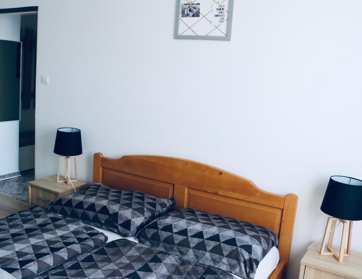 Levendula Apartman Pecs Bagian luar foto