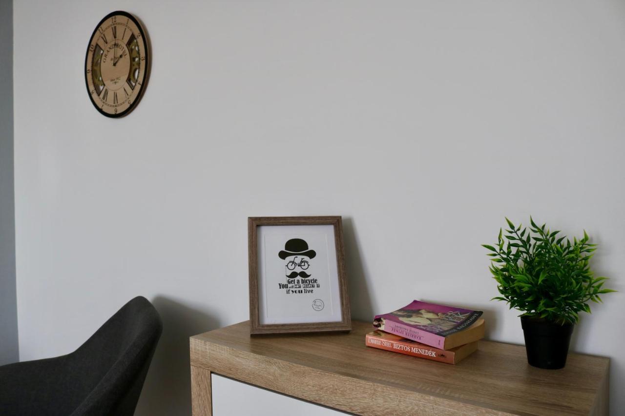 Levendula Apartman Pecs Bagian luar foto